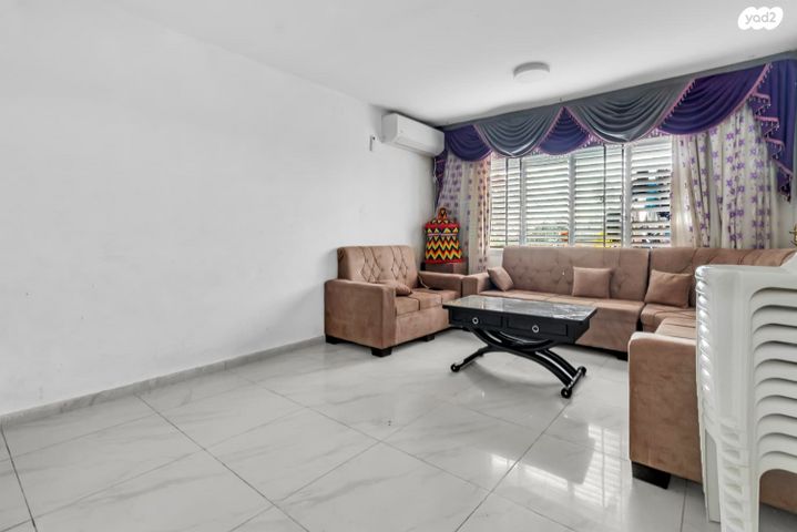 רחבת אחזיה 5