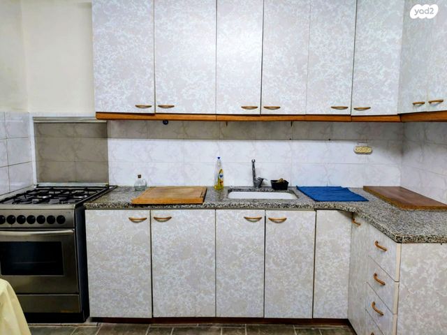 הרב הרצוג 12