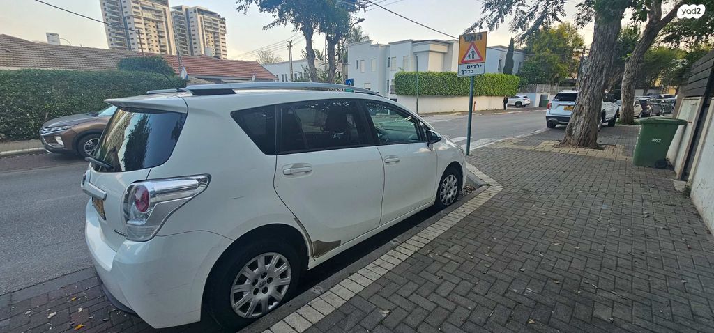 מודעת רכב טויוטה ורסו