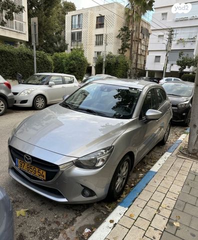 מודעת רכב מאזדה 2