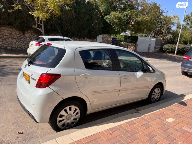 מודעת רכב טויוטה יאריס