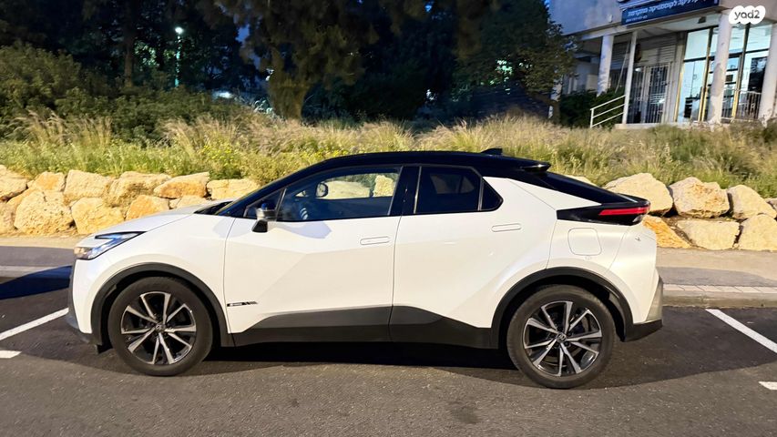 מודעת רכב טויוטה C-HR
