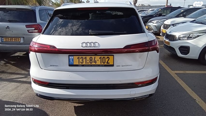 מודעת רכב אאודי E-tron 2