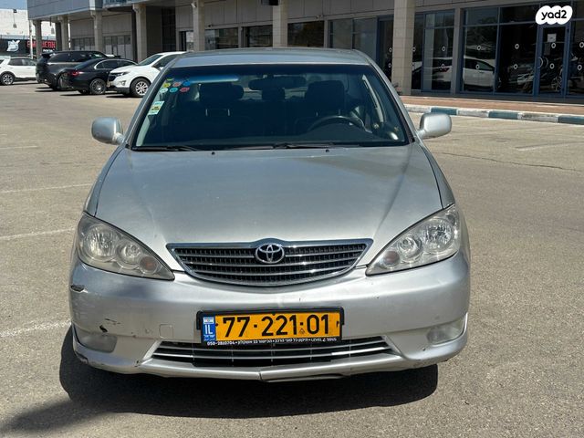 מודעת רכב טויוטה קאמרי 1