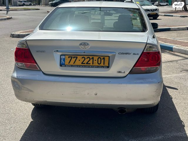 מודעת רכב טויוטה קאמרי 2