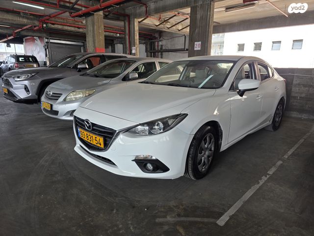 מודעת רכב מאזדה 3