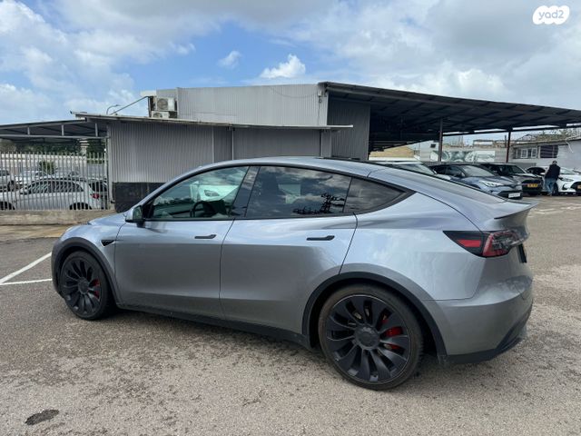 מודעת רכב טסלה מודל Y