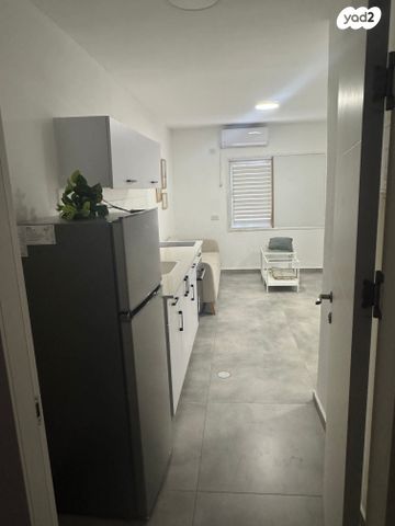 רחבת הרב עוזיאל 3