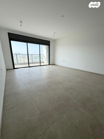 מודעת נכס, יעקב פיכמן 1, קרית אילון, חולון