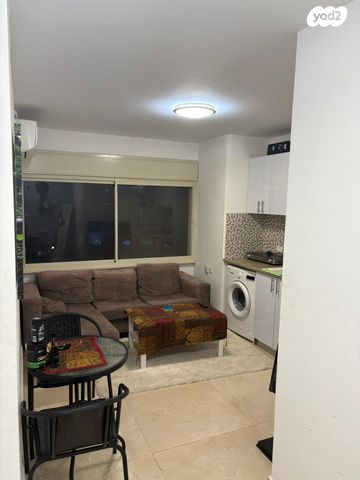 דרך יד לבנים 82