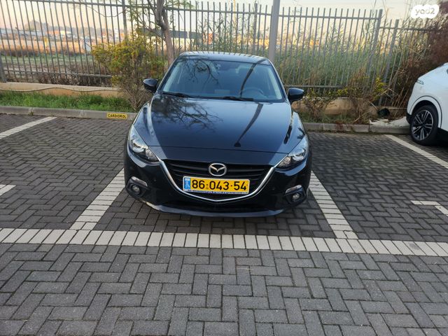 מודעת רכב מאזדה 3