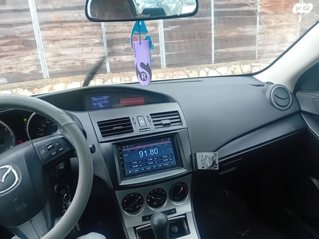 מודעת רכב מאזדה 3