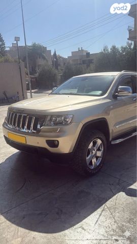 מודעת רכב ג'יפ גרנד צ'ירוקי