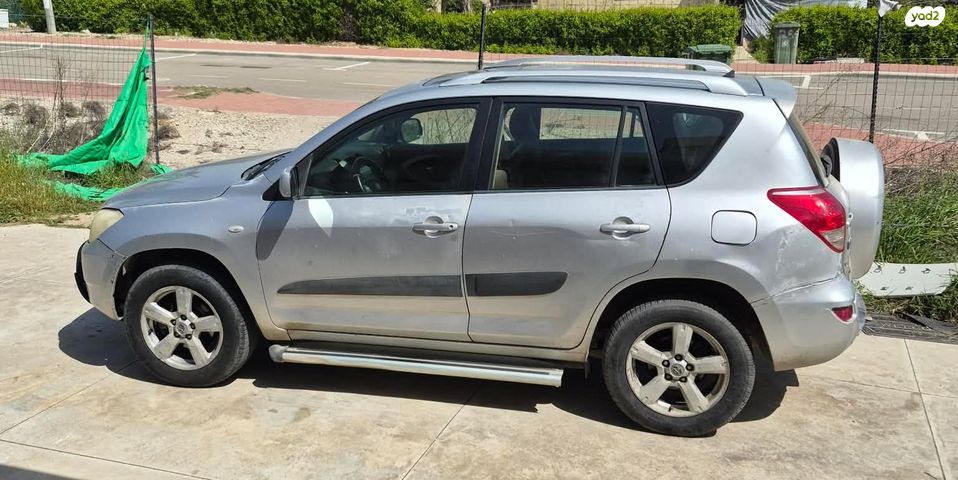 מודעת רכב טויוטה RAV4