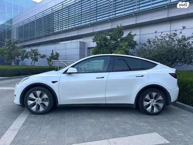 מודעת רכב טסלה מודל Y