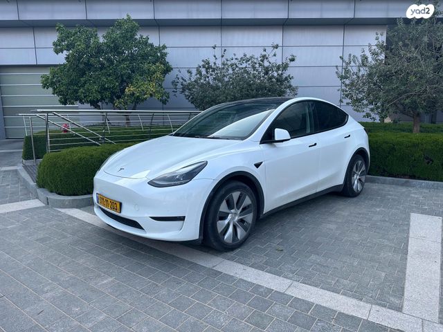 מודעת רכב טסלה מודל Y