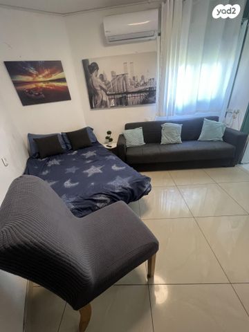 כיכר זהורית 4