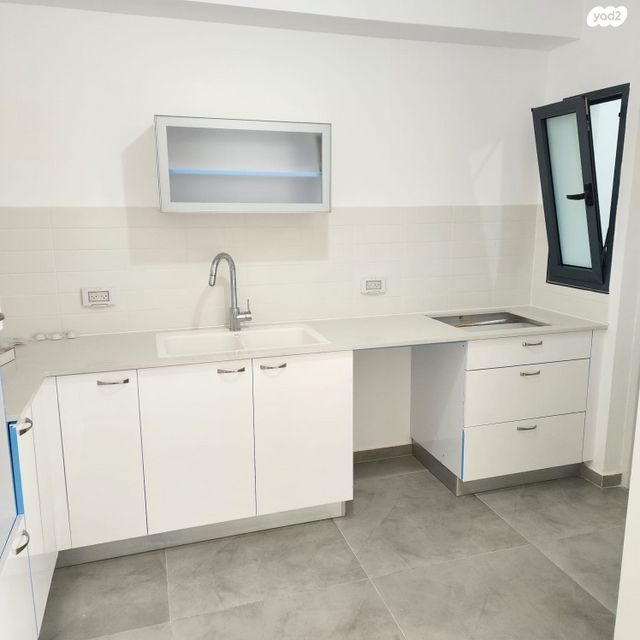 הרב מרדכי אליהו 