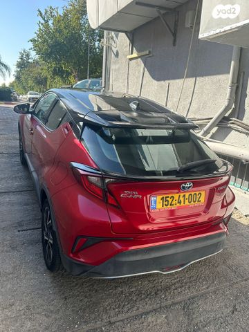 מודעת רכב טויוטה C-HR