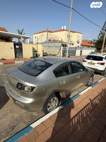 מודעת רכב מאזדה 3
