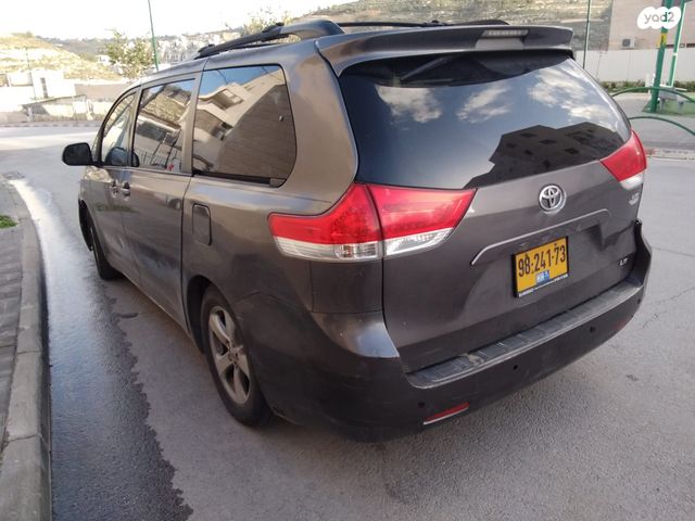 מודעת רכב טויוטה סיינה