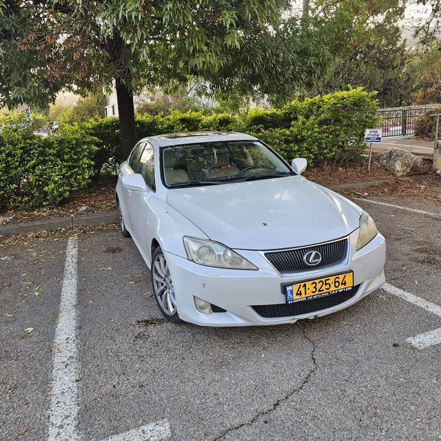 מודעת רכב לקסוס IS
