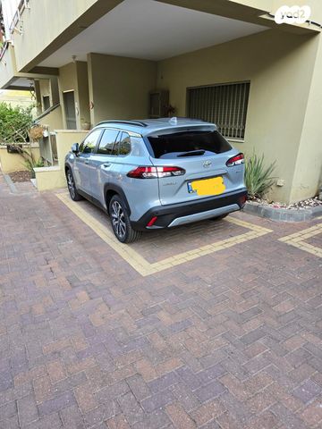 מודעת רכב טויוטה קורולה קרוס