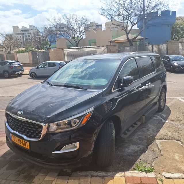 מודעת רכב קיה קרניבל