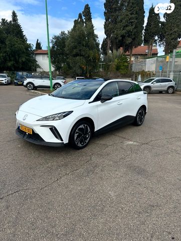 מודעת רכב אם ג'י MG4