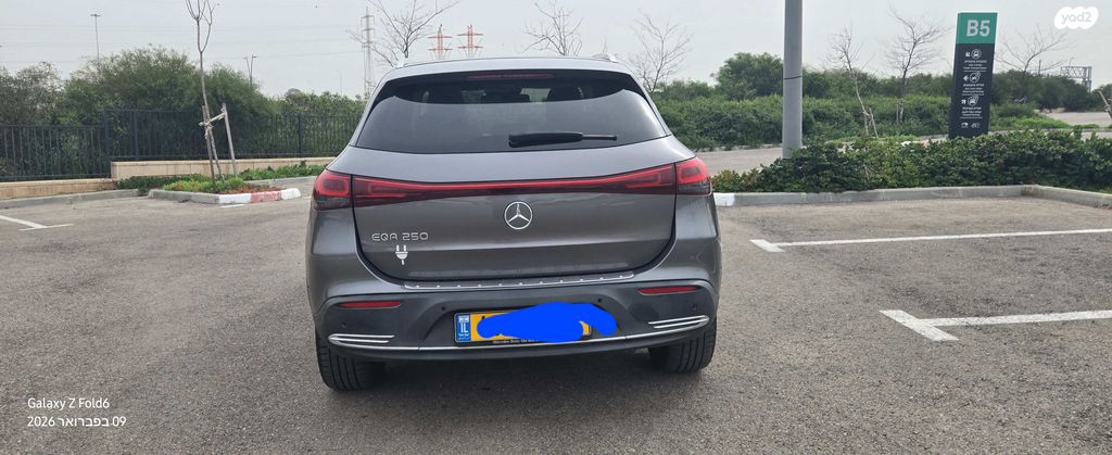 מודעת רכב מרצדס-בנץ EQA