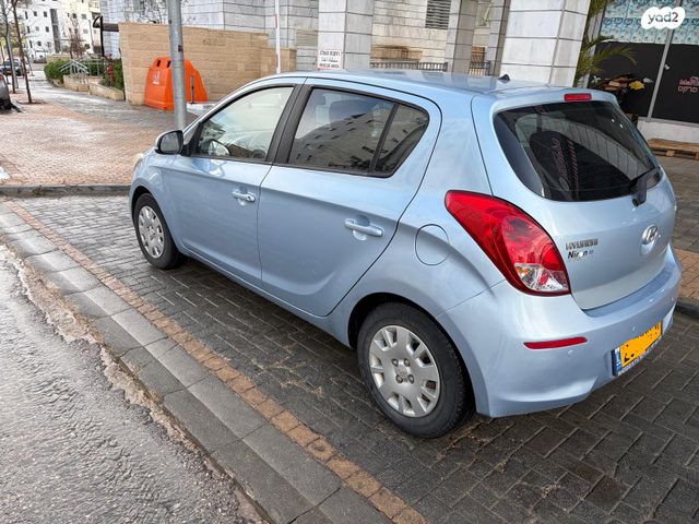 מודעת רכב יונדאי i20