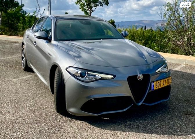 מודעת רכב אלפא רומיאו ג'וליה