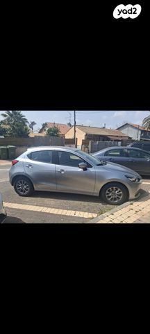 מודעת רכב מאזדה 2