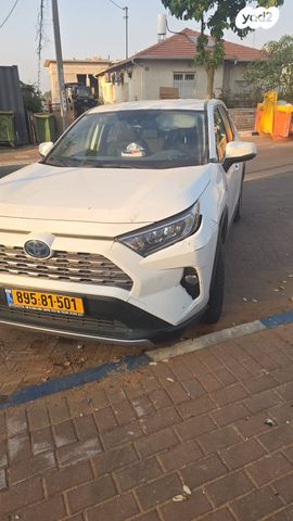 מודעת רכב טויוטה RAV4