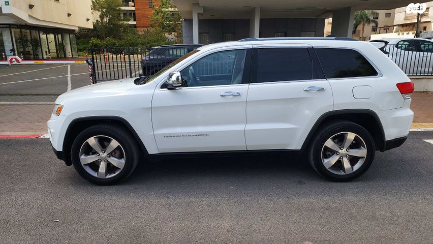 מודעת רכב ג'יפ גרנד צ'ירוקי