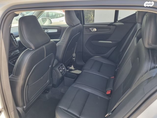 מודעת רכב וולוו XC40 1