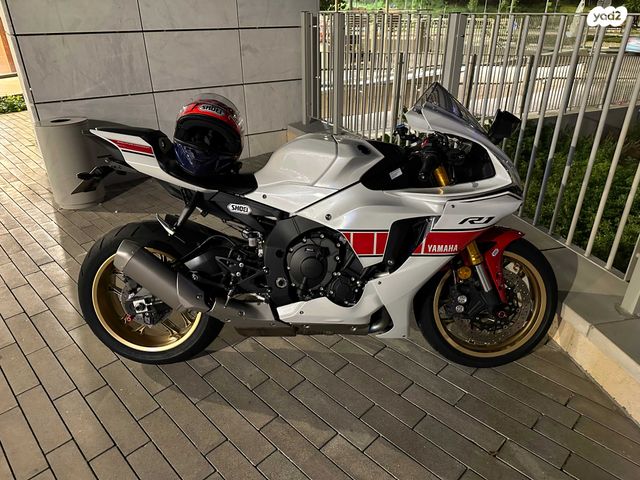 מודעת רכב ימאהה YZF-R1