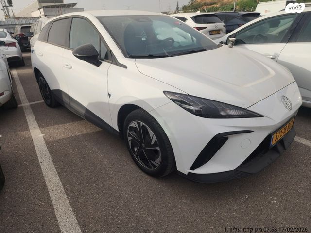 מודעת רכב אם ג'י MG4