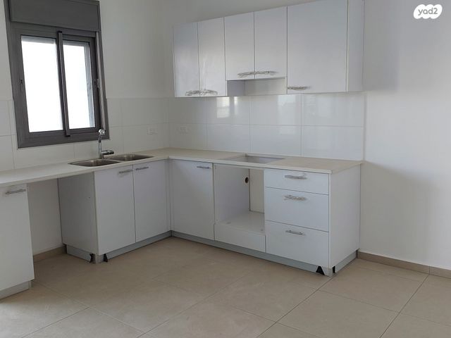 דרך הפארק 16