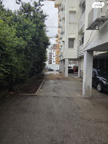 הרב צירלסון 25