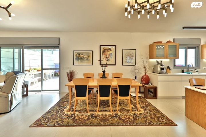 מודעת נכס, אהוד מנור, נאות אפק, אפקה, קרית ביאליק