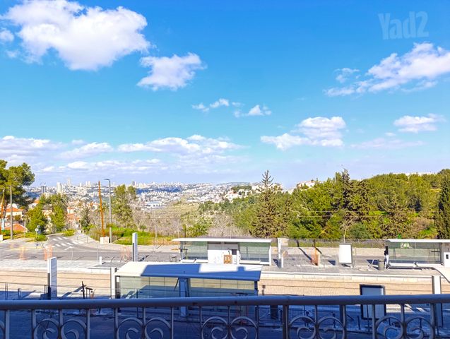 דירה למכירה בירושלים (תיווך) — 2