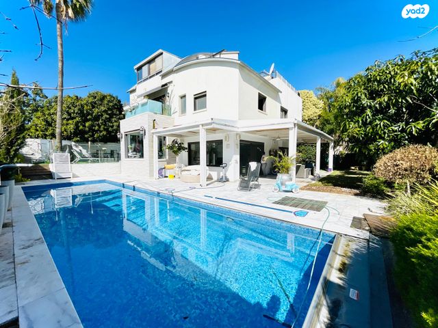 מודעת נכס, הרצליה