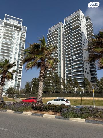 שדרות רחבעם זאבי 