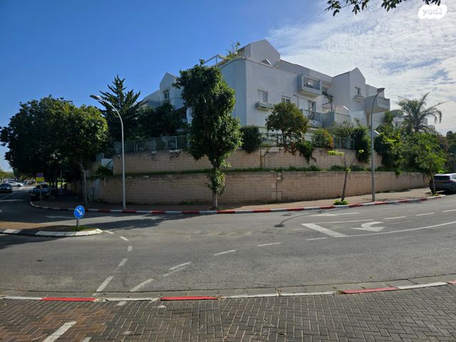 דירה, רעננה