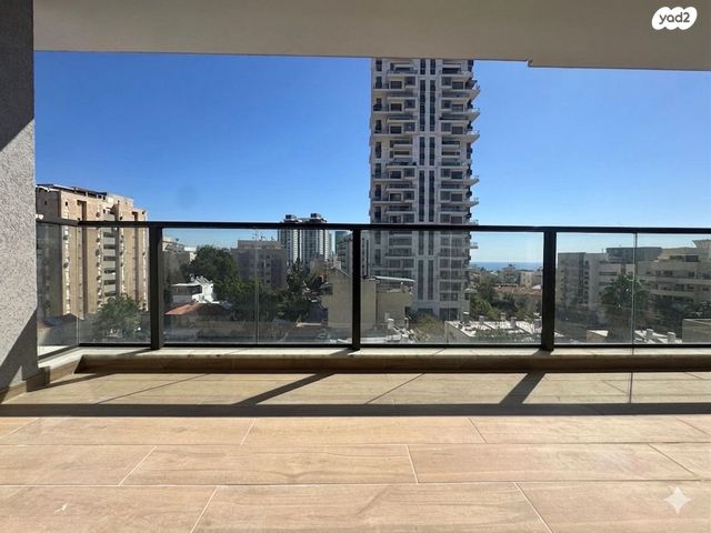 נווה יהושע, ערמונים