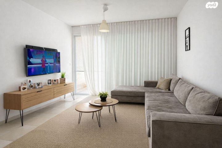 דירה, אור עקיבא