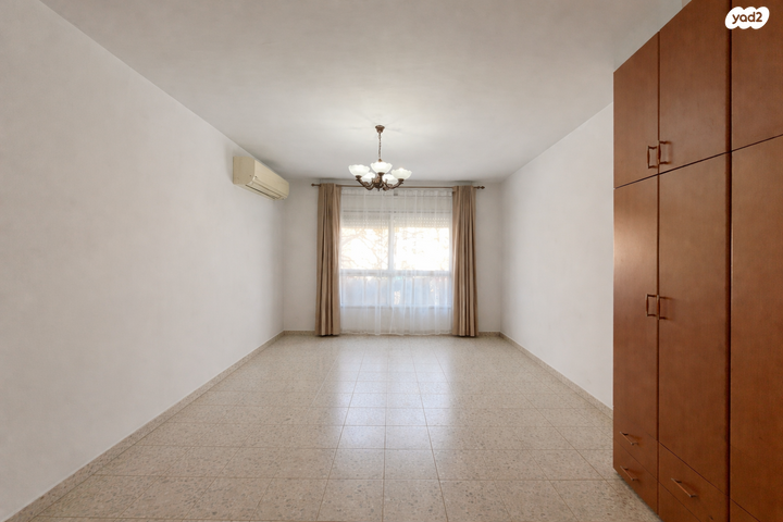 שדרות מנחם בגין 15