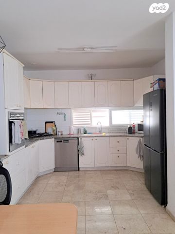 דירה, כפר סבא