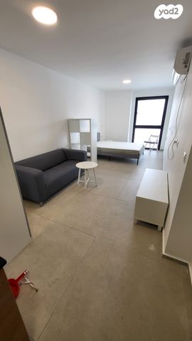 שער פלמר, תחנת רכבת השמונה